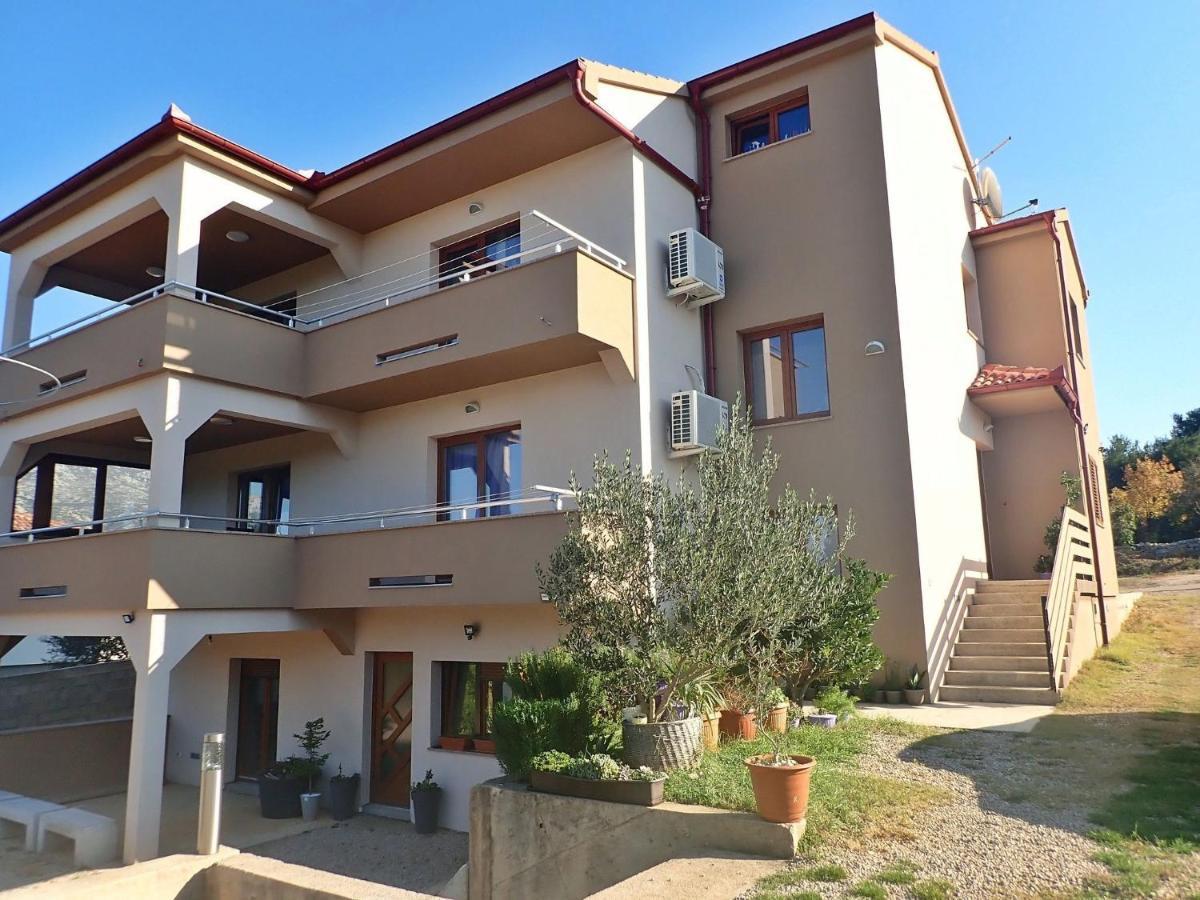 Apartment In Rovanjska, Comfortable And Close To The Jasenice (Zadar)